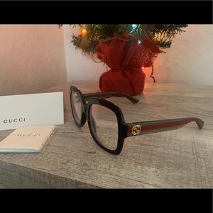Like new Gucci glasses/sunglasses